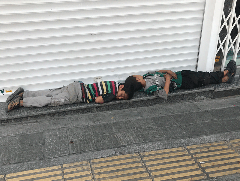 خانه ی مان بام ندارد